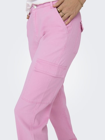 rožinė ONLY Standartinis Laisvo stiliaus kelnės 'MANGA'