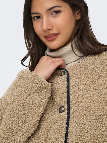 ONLY - Chaqueta de entretiempo 'ONLInes' en marrón