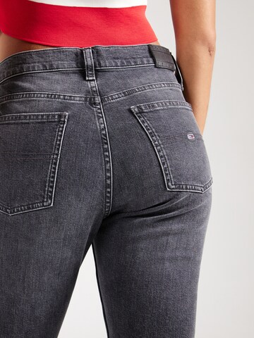 pilka Tommy Jeans Prigludęs Džinsai 'IZZIE'