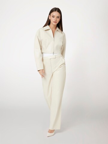 GUESS Wide Leg Hose in Beige