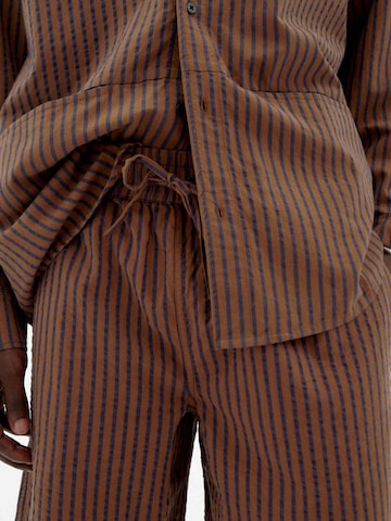 Thinking MU Loosefit Shorts 'Henry' in Braun