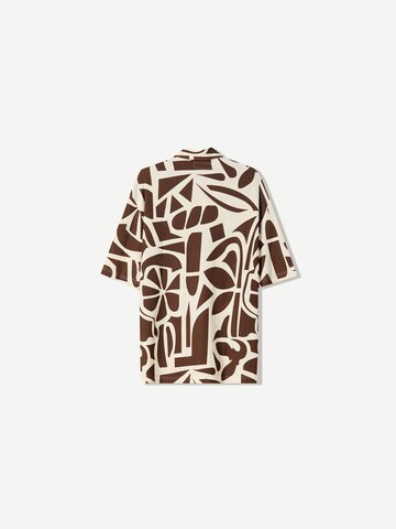 Coupe regular Chemise Bershka en beige