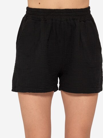 SASSYCLASSY Regular Shorts in Schwarz: predná strana