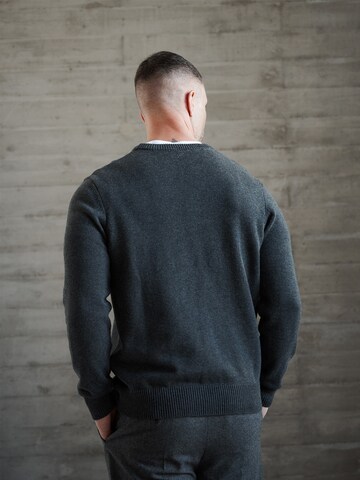 DAN FOX APPAREL Sweater 'Essential' in Grey