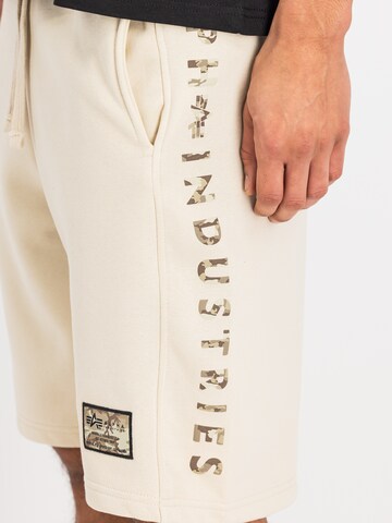 ALPHA INDUSTRIES Regular Sporthose in Beige