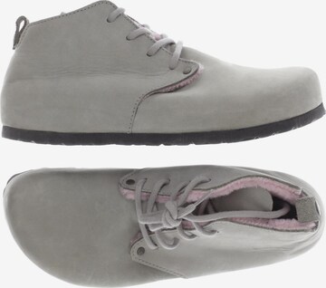 BIRKENSTOCK Flats & Loafers in 40 in Grey: front