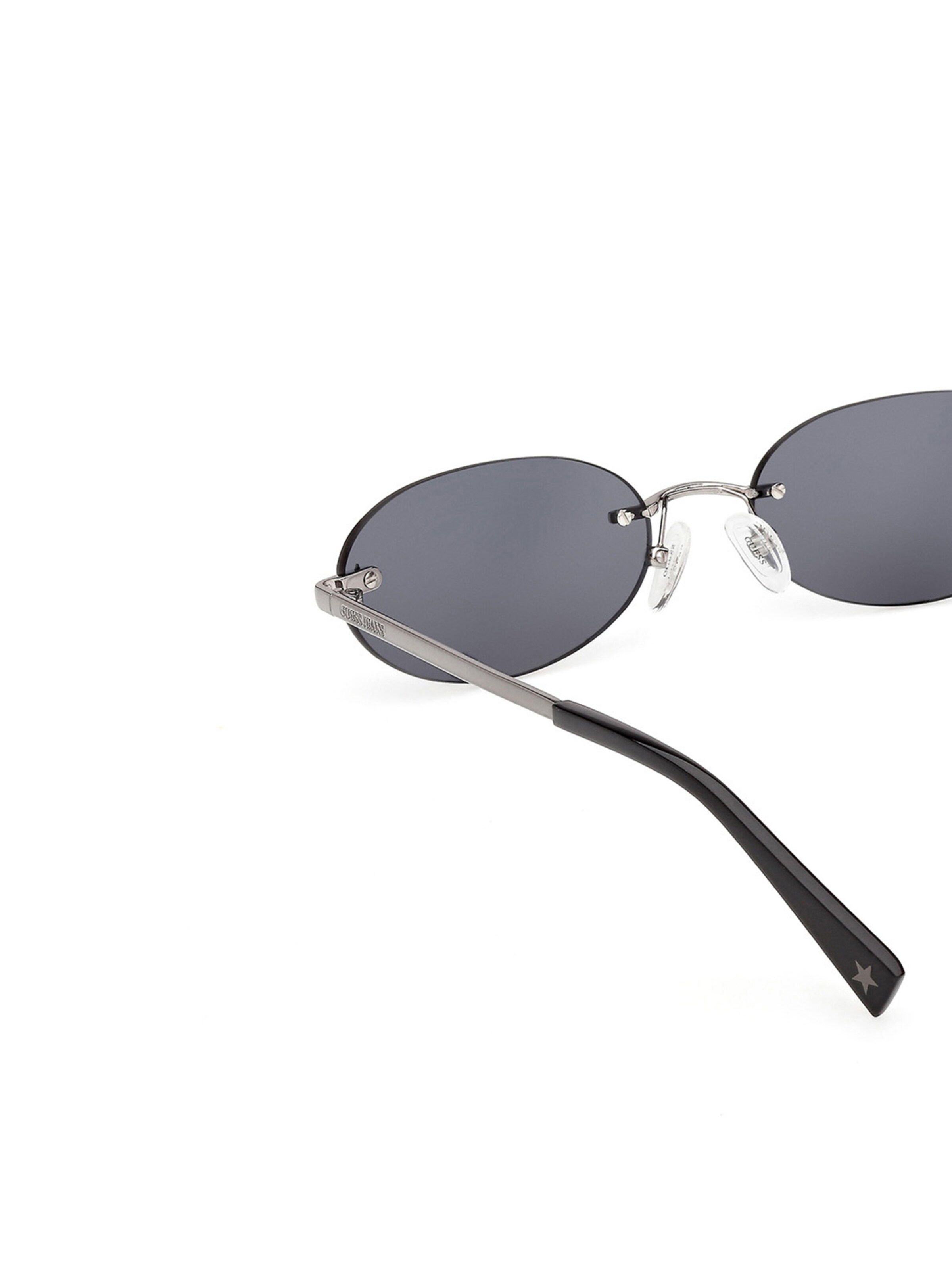 Occhiali da sole di GUESS in grigio