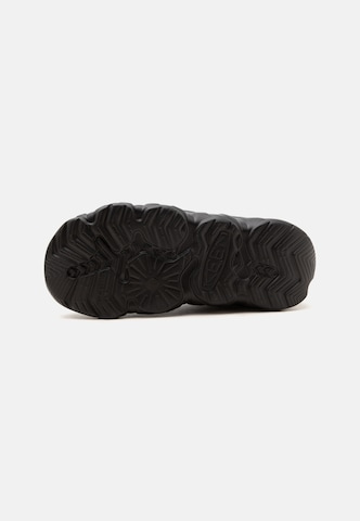 Botine 'HYPOWSER' de la KEEN pe negru
