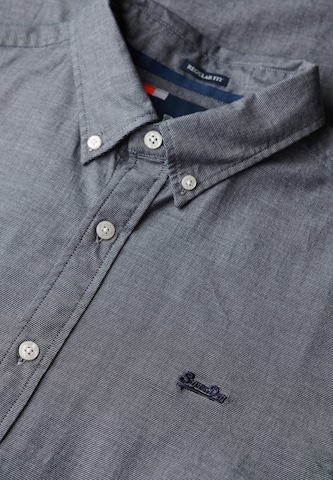 Coupe regular Chemise Superdry en gris