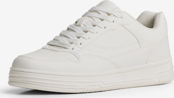 Bershka Matalavartiset tennarit värissä valkoinen: etupuoli