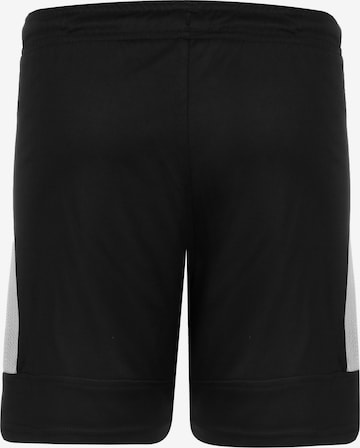 Loosefit Pantaloni sportivi di PUMA in nero