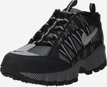 Baskets basses 'Air Humara' Nike Sportswear en noir : devant