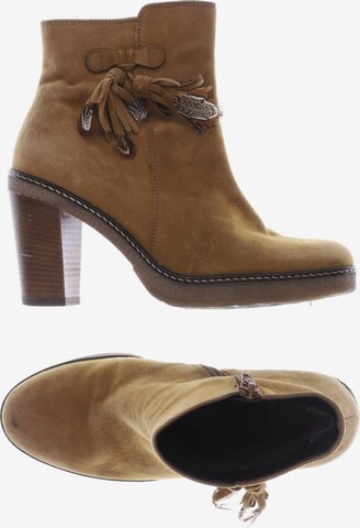 GABOR Dress Boots in 37,5 in Brown: front