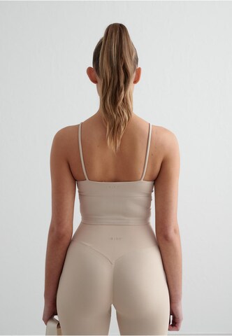Sport top de la Aim'n pe bej