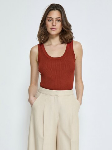 Peppercorn Sticktop 'Tana' i rød: forside