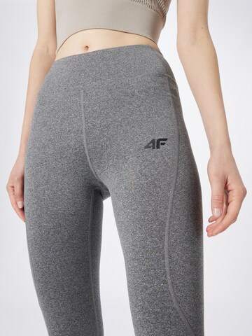 4F Skinny Fit Спортен панталон в сиво
