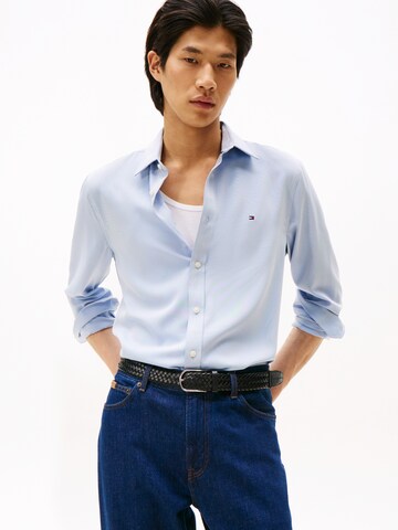 Regular fit Camicia di TOMMY HILFIGER in blu: frontale