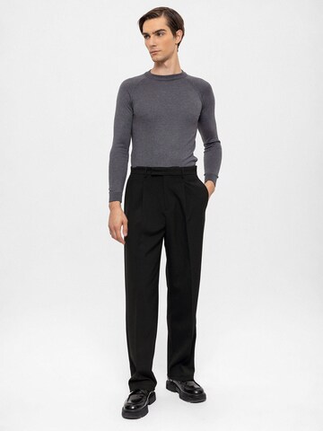 Antioch Tapered Trousers in Black