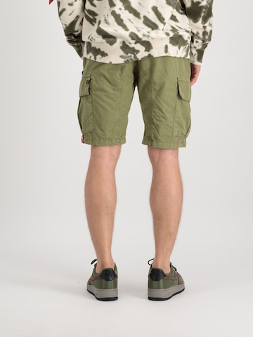 Regular Pantalon cargo ALPHA INDUSTRIES en vert