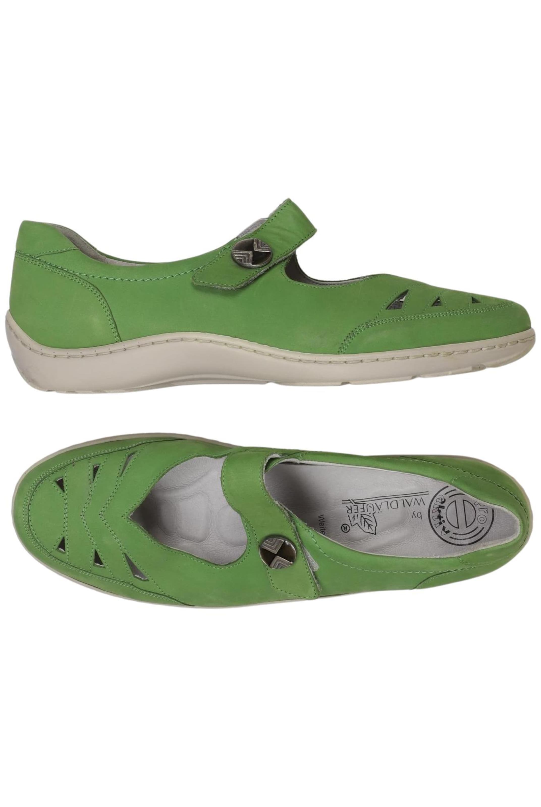 WALDLÄUFER Flats & Loafers in 40,5 in Green: front