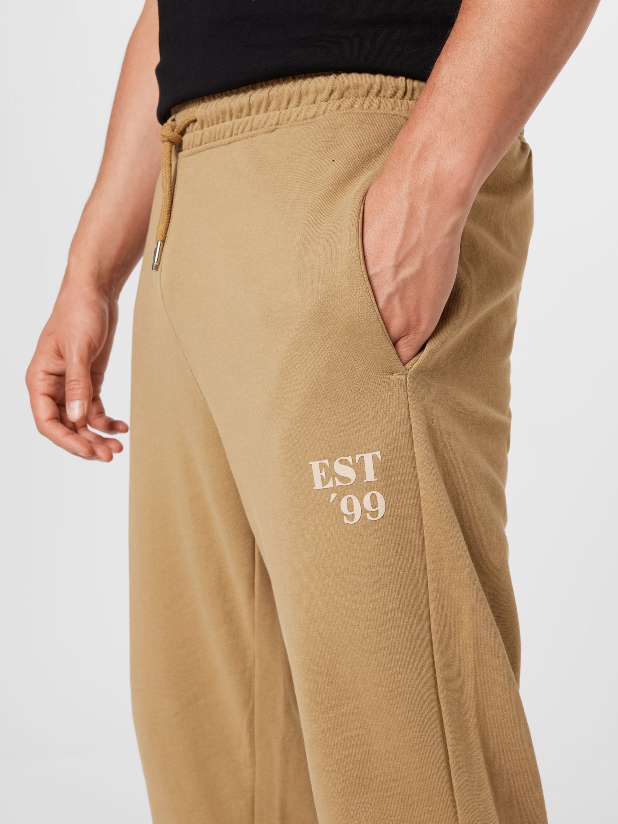 Männer Sweat  Solid Hose in Sand - MO04098