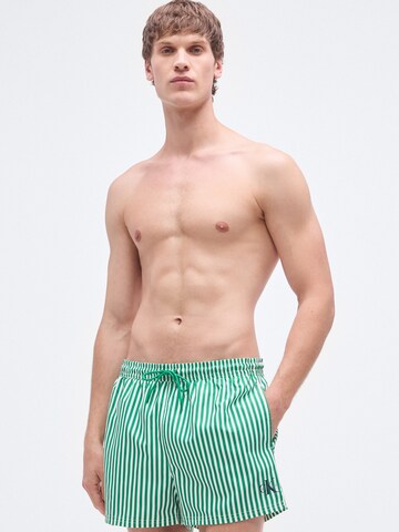 Calvin Klein Swimwear Badeshorts in Grün