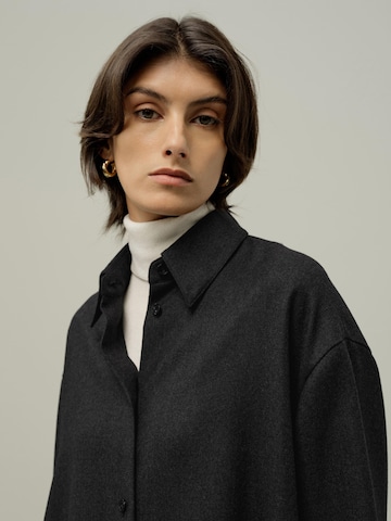Lilysilk - Blusa en negro