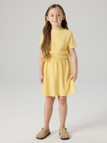 NAME IT Jurk 'NKFHikka' in Geel: voorkant