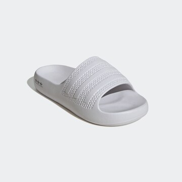 ADIDAS ORIGINALS Rantakengät 'Adilette Ayoon' värissä harmaa