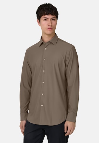 Coupe regular Chemise Boggi Milano en marron : devant