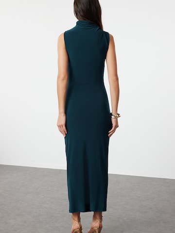 Trendyol Φόρεμα σε πράσινο