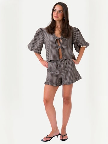 ITS MAY Top ' Ambra ' in Bruin: voorkant