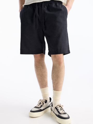 Pull&Bear Loosefit Shorts in Schwarz