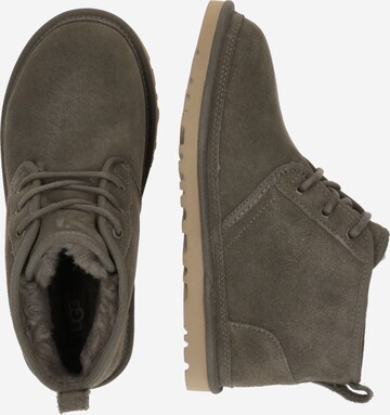 Bottines à lacets 'NEUMEL' UGG en vert