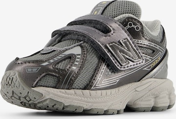 new balance Sneakers '1906' in Grijs: voorkant