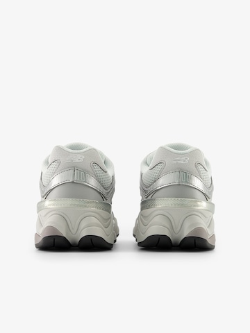 Scarpa sportiva di new balance in grigio