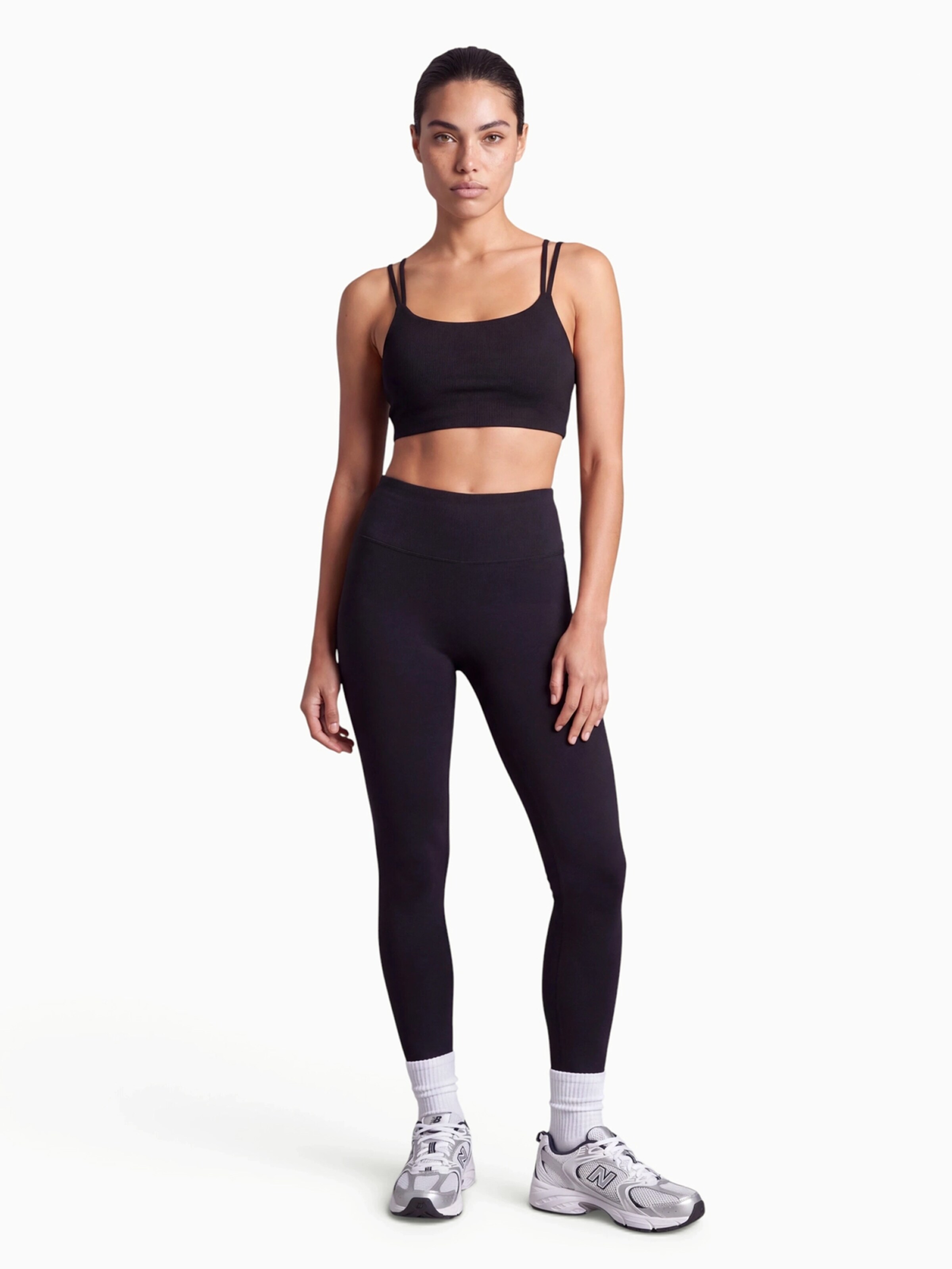V!BE STUD!OS Skinny Leggingsit värissä musta: etupuoli