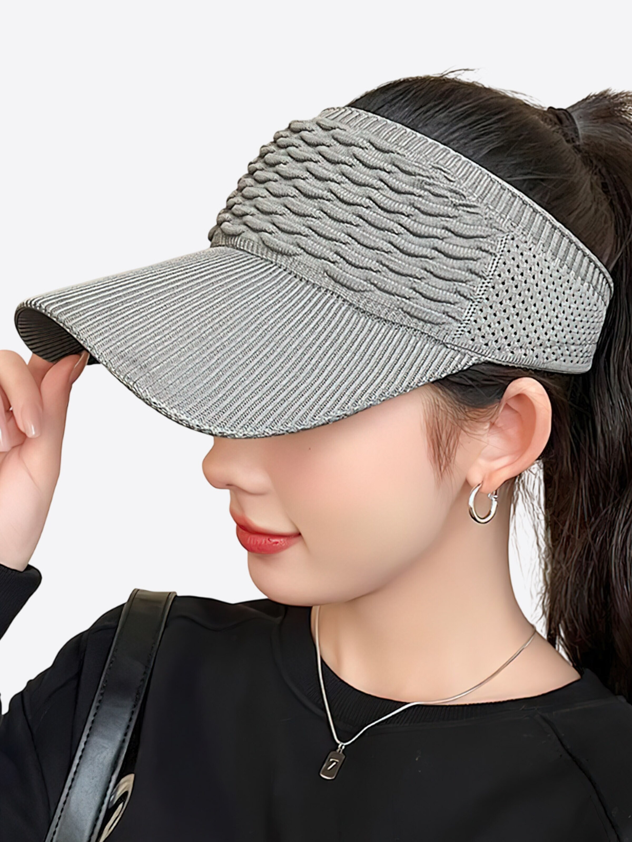 Magicshe Cap in Grey: front
