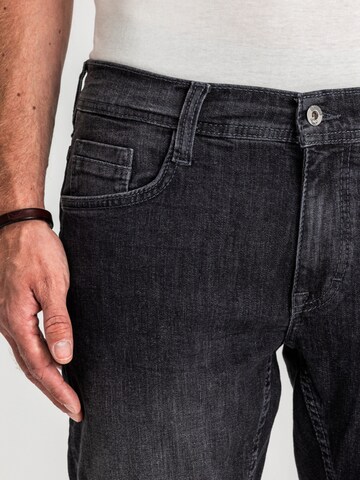 Tapered Jeans 'Mustang Style Oregon Tapered Denim Black 1017124 4000 800' di MUSTANG in blu