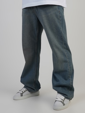 Loosefit Jean SikSilk en bleu : devant