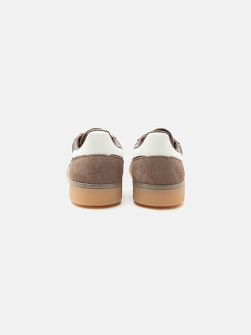 ADIDAS ORIGINALSNiske tenisice 'Handball Spezial' - smeđa boja