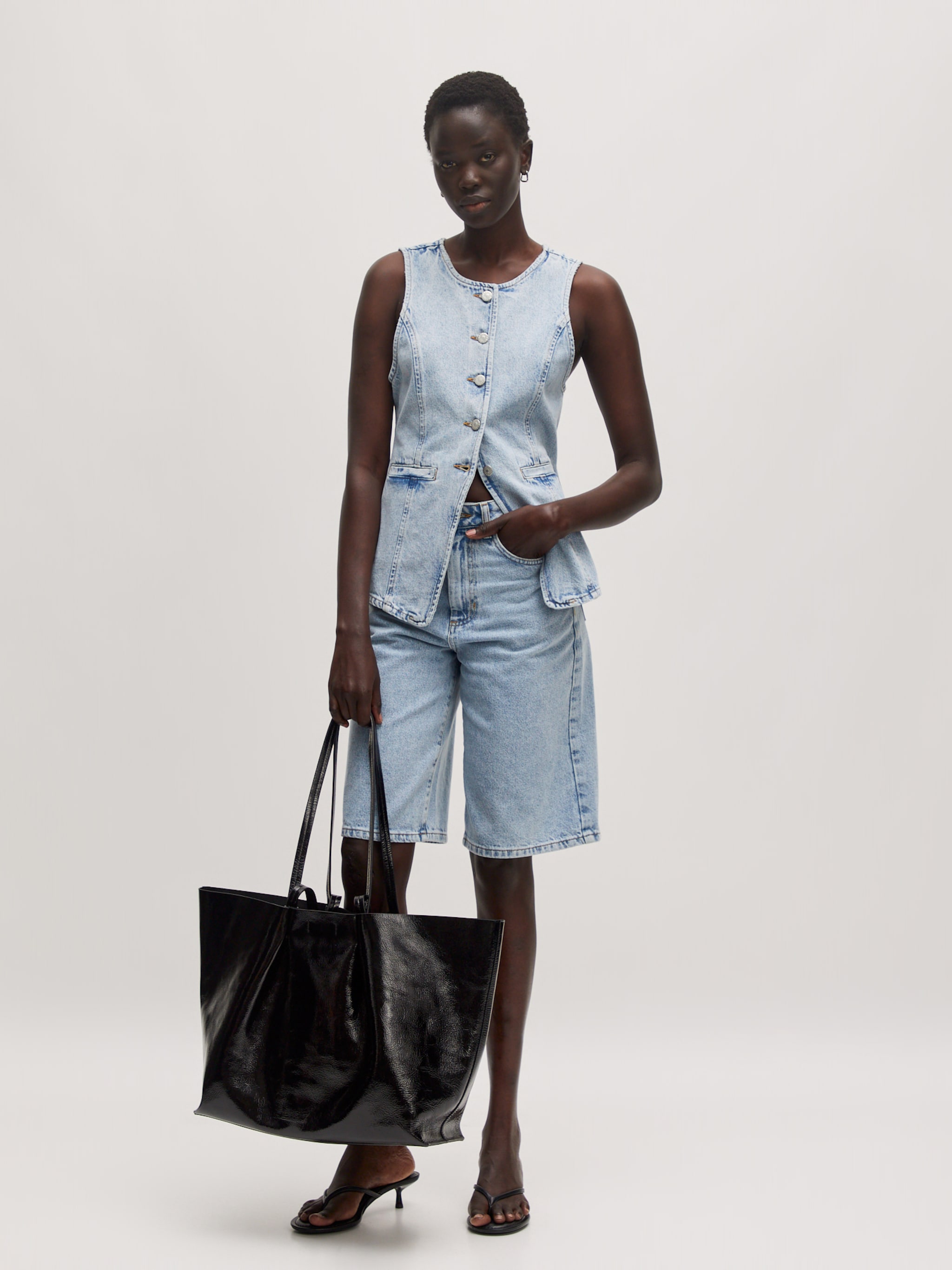 EDITED Produits Gilet 'Lyla' bleu clair