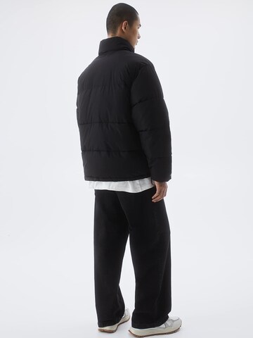 Pull&Bear Between-Season Jacket in Black