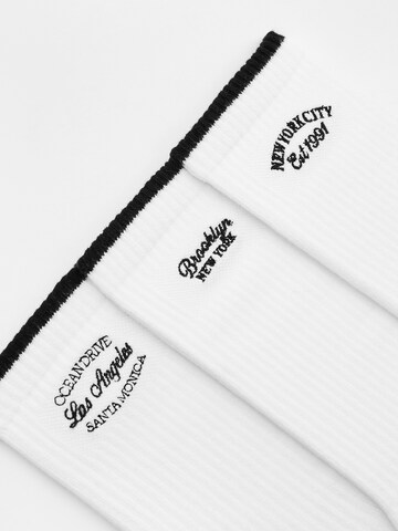 Pull&Bear Skarpety w kolorze biały