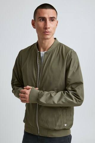 11 Project Between-Season Jacket 'Milford' in Green: front