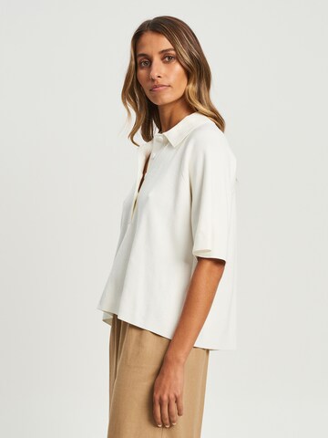REUX - Camiseta 'MAC' en blanco