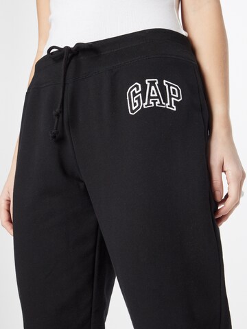 GAP Tapered Joggingshose in Schwarz