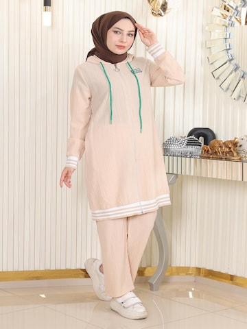 MODAMIHRAM Broekpak in Beige: voorkant