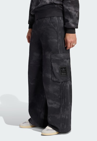 ADIDAS ORIGINALS Loosefit Hose in Schwarz: Vorderseite