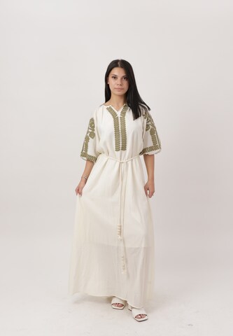 Elara Jurk in Beige: voorkant